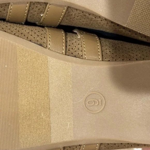 Brown Women's Flats - Picture 2 of 2